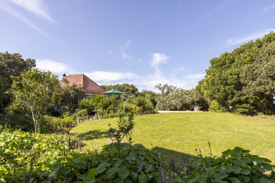 7 Bedroom Property for Sale in West Beach Eastern Cape